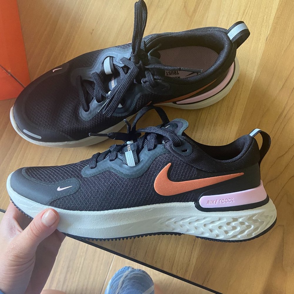 Brand New – Nike Running Shoes Sneakers